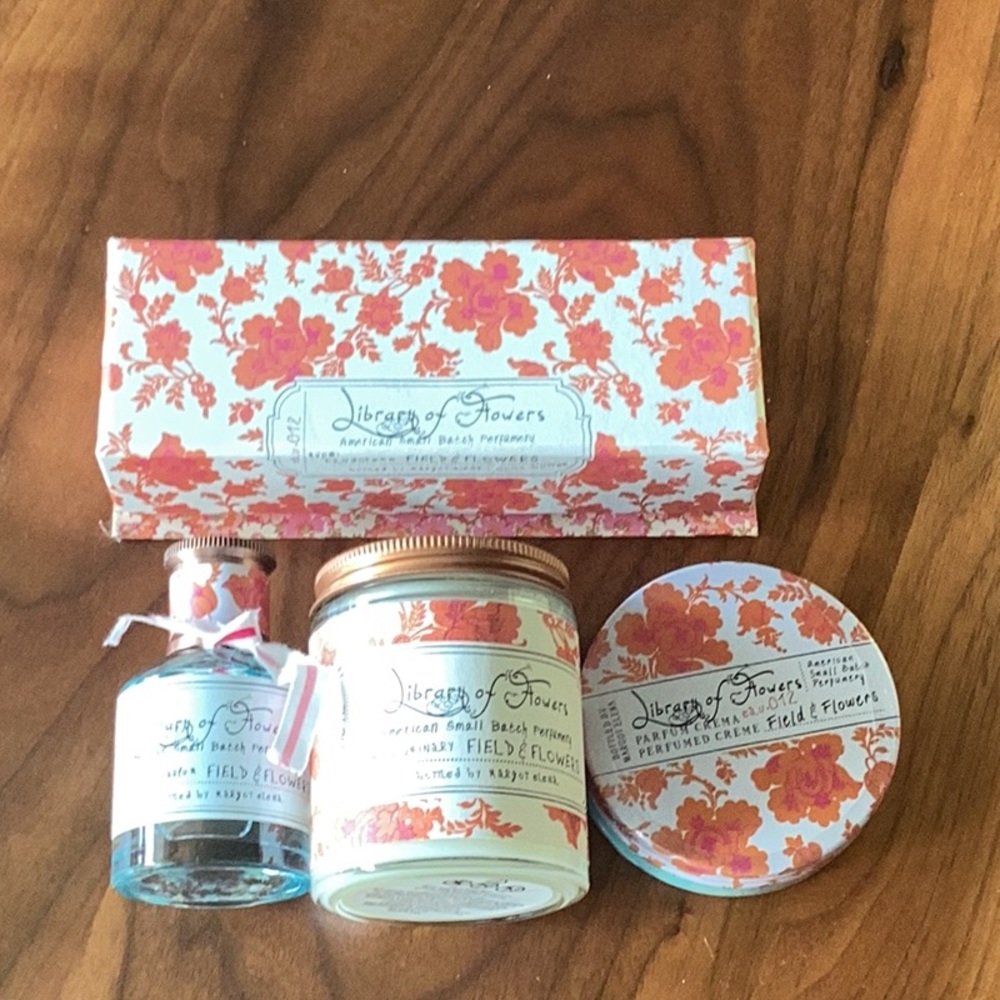 Library of Flowers by Margot Elena gift set. New in packaging